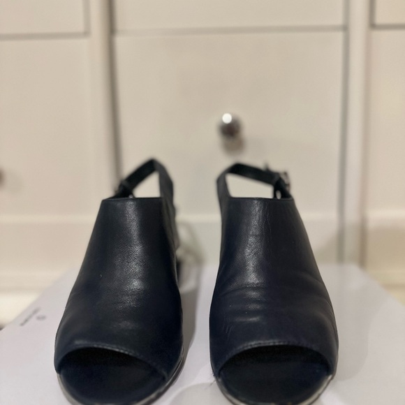 Kenneth Cole Lovelle glass pump shoes in Navy - Picture 7 of 7